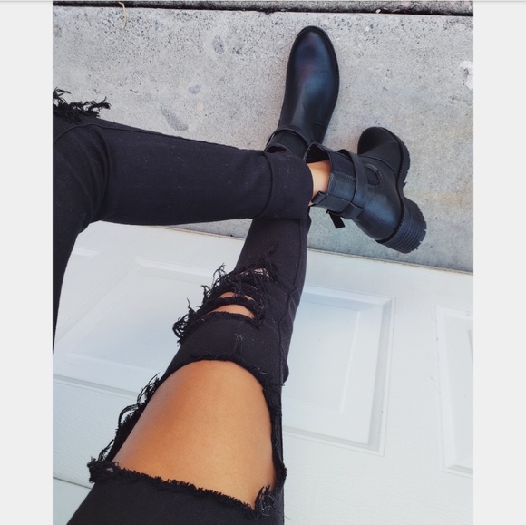 Price firm!/Fall essentials/ black moto boot - Picture 4 of 5